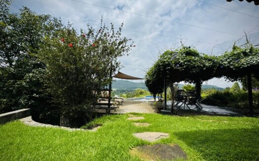 Casa en Venta con Excelente Vista en Valle de Bravo