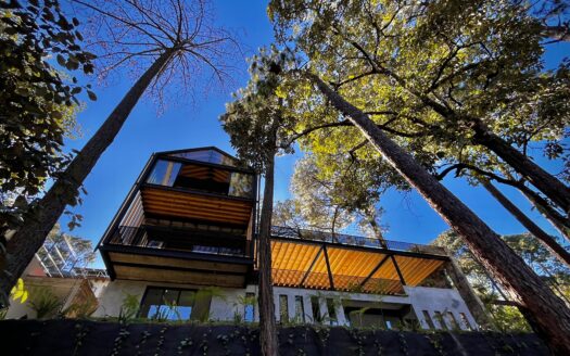 Casa en Venta en Valle de Bravo a 5 Min del Club de Golf Avándaro y Club Izar