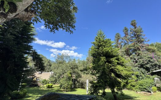 Terreno con vista a las montañas en Avándaro centro