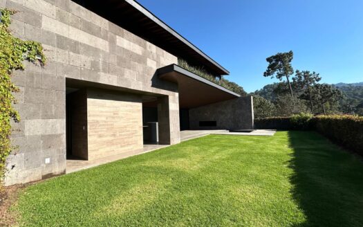 Casa Nueva en Valle de Bravo Aun Costado de La Zona Residencial de Avándaro