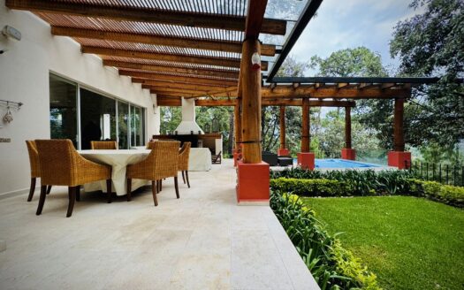 Casa en Venta a 10 Min del Centro de Avándaro en Valle de Bravo